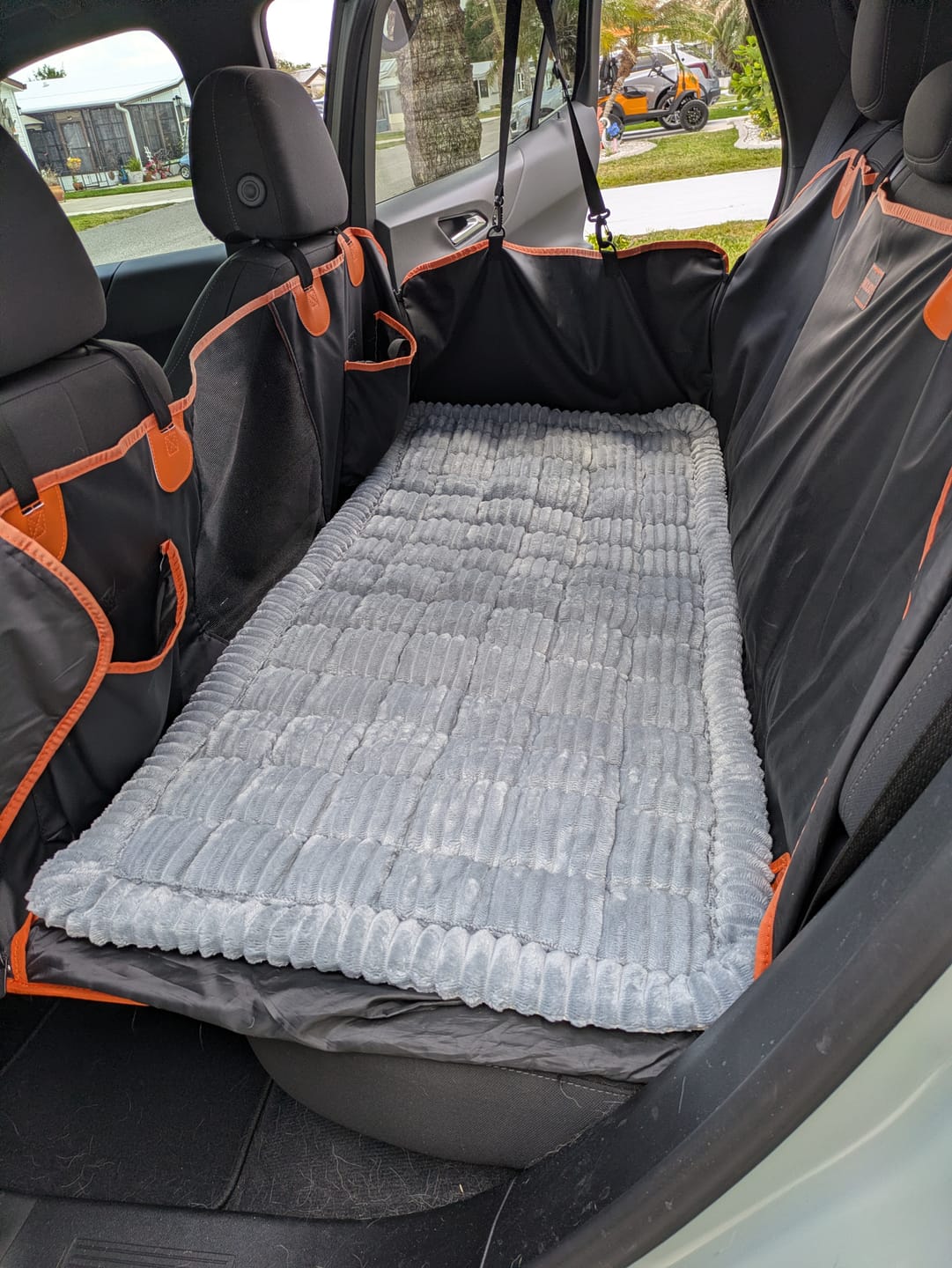 Customer photo review of Thickened Dog Bed for Car Back Seat & Couch