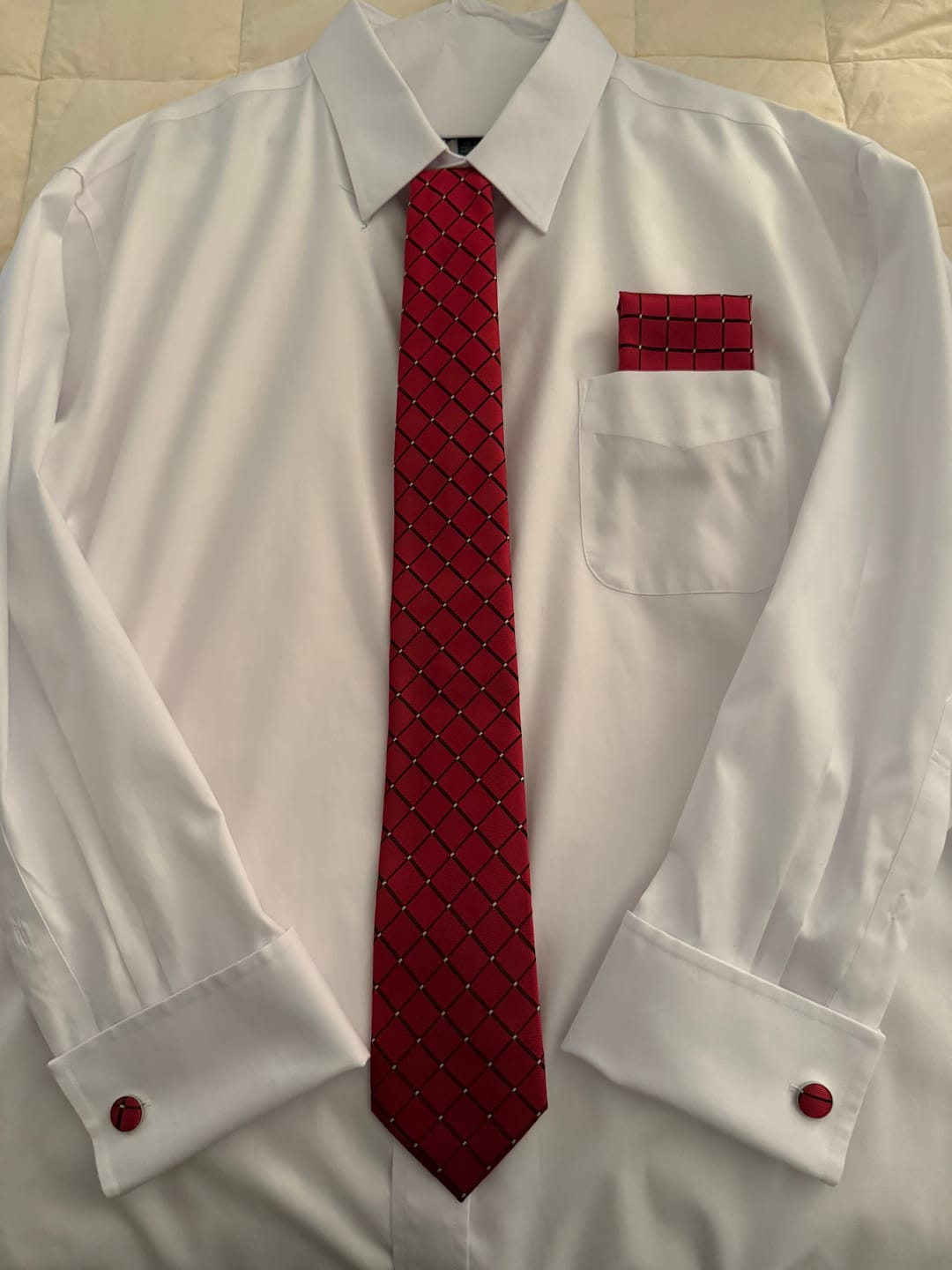 Customer photo review of Ties2you Mens Silk Necktie Red Plaid Formal Tie Pocket Square Cufflinks Set