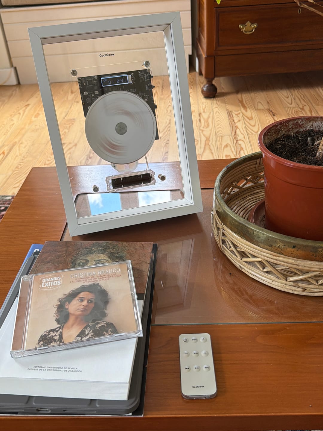 Customer photo review of M1 Music Frame CD Player