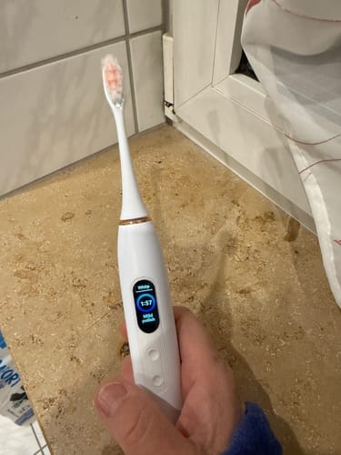 Customer photo review of Oryzom ProSonic V1 – Nettoyage dentaire professionnel avec technologie sonique pour des dents plus lisses et une hygiène bucco-dentaire optimale