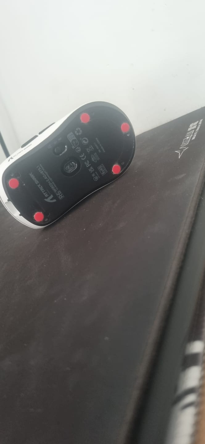 Customer photo review of X-Raypad Obsidian Mouse Skates