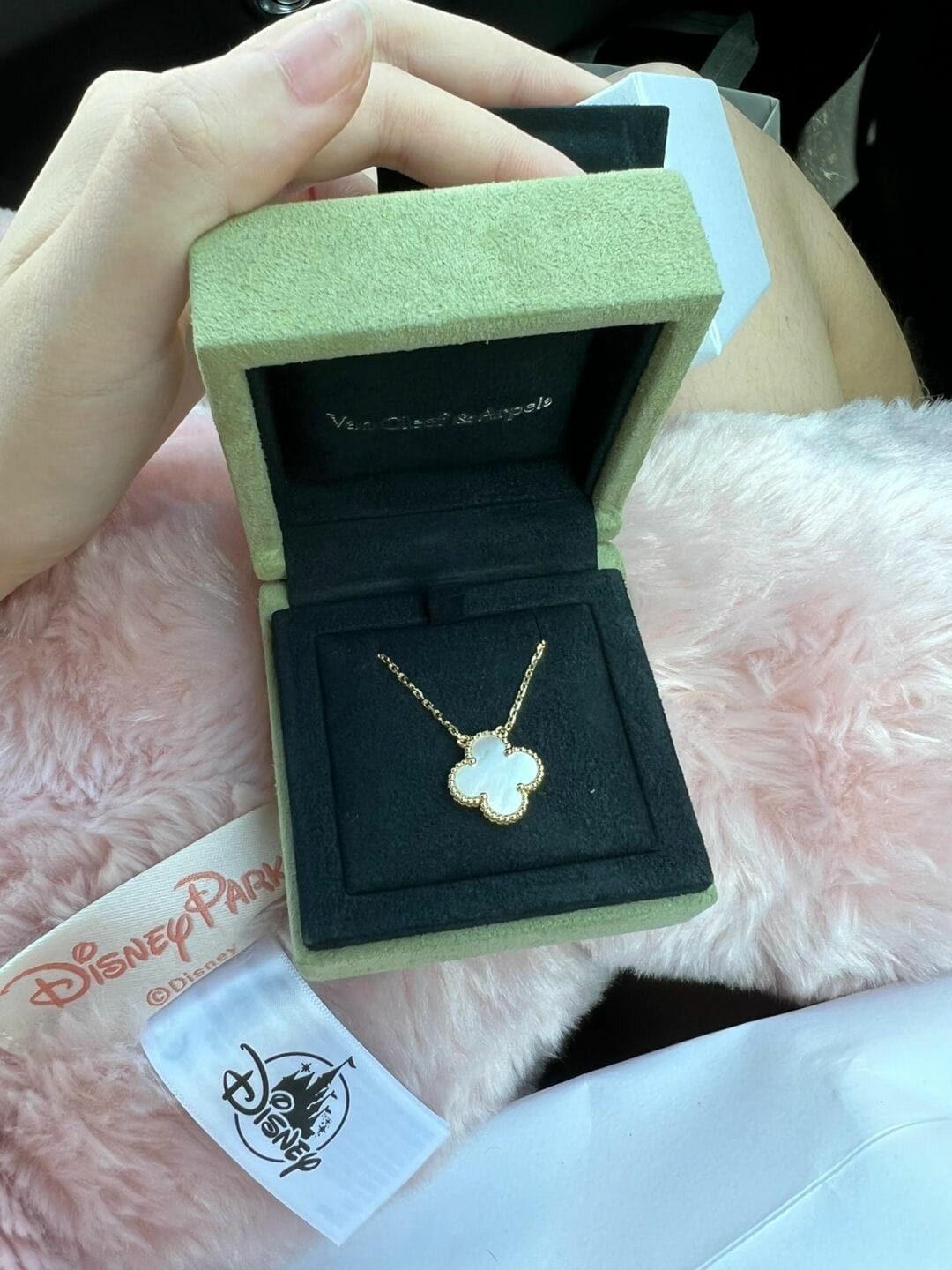 Customer photo review of MX four leaf clover necklace