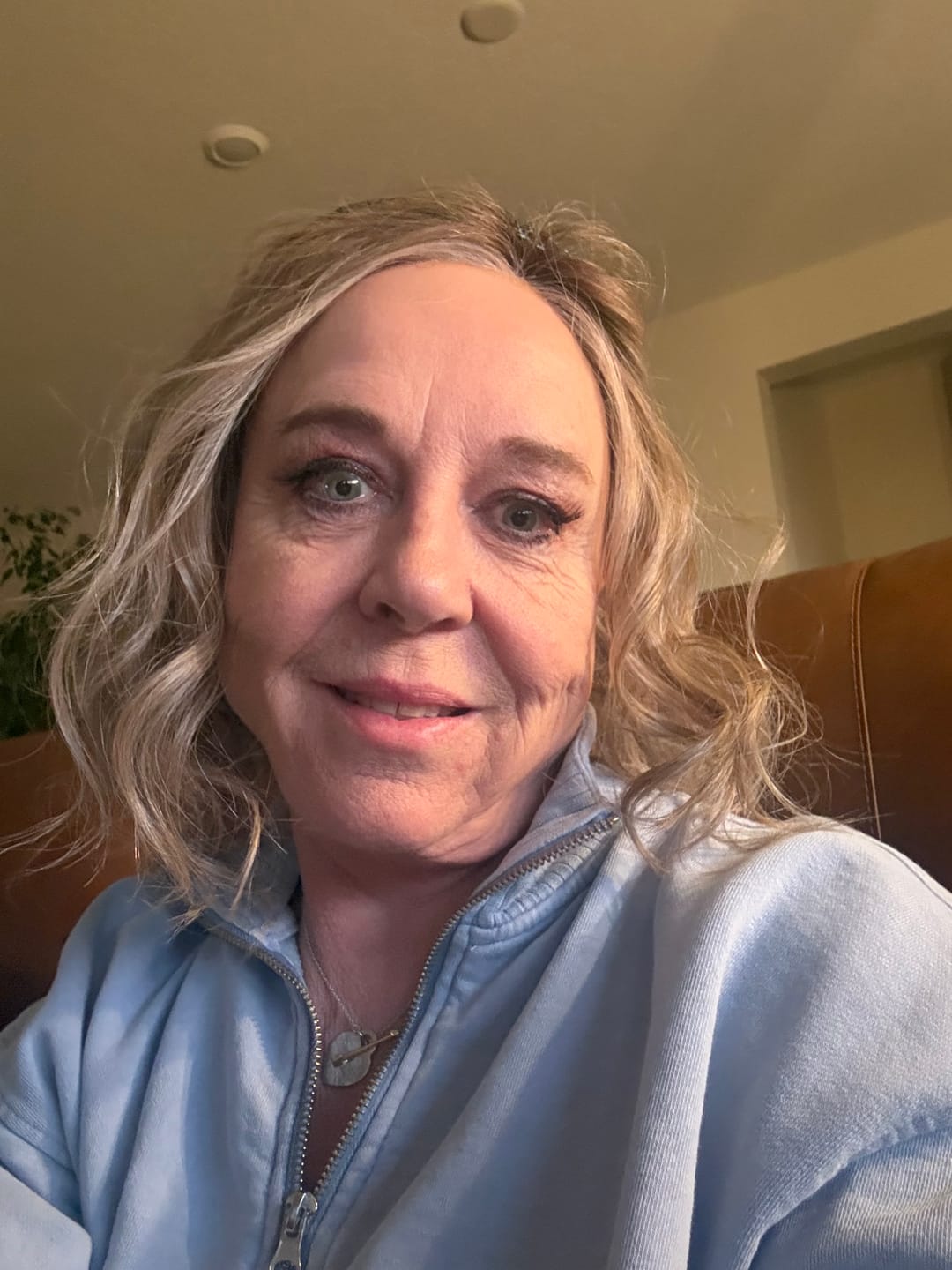 Customer photo review of SWEET SENSATION - Sandy Blonde