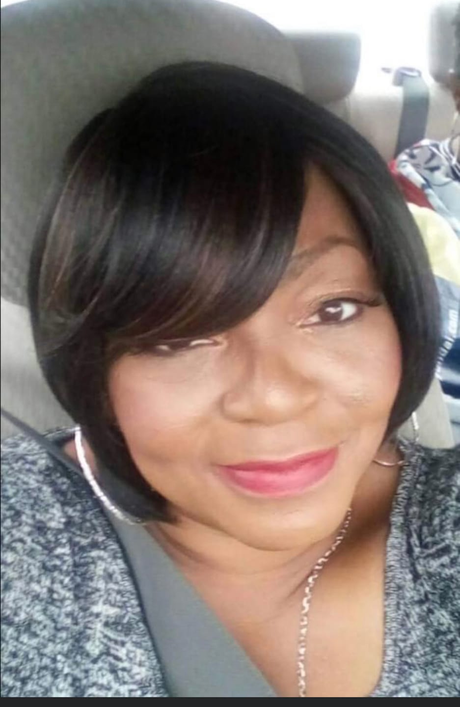 Customer photo review of It's a wig Synthetic Wig - Q CARLA
