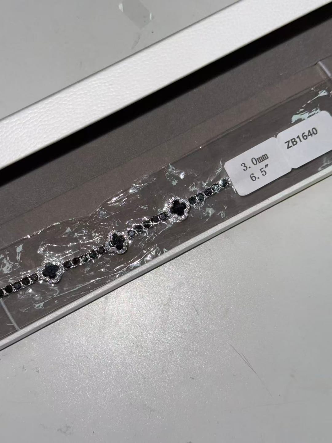 Customer photo review of GL Black Onyx Clover 925 Silver Moissanite 3mm 5mm Tennis Chain