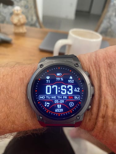 Customer's wrist showing the Gard Pro Ultra 3 watch with a detailed digital display of fitness metrics.