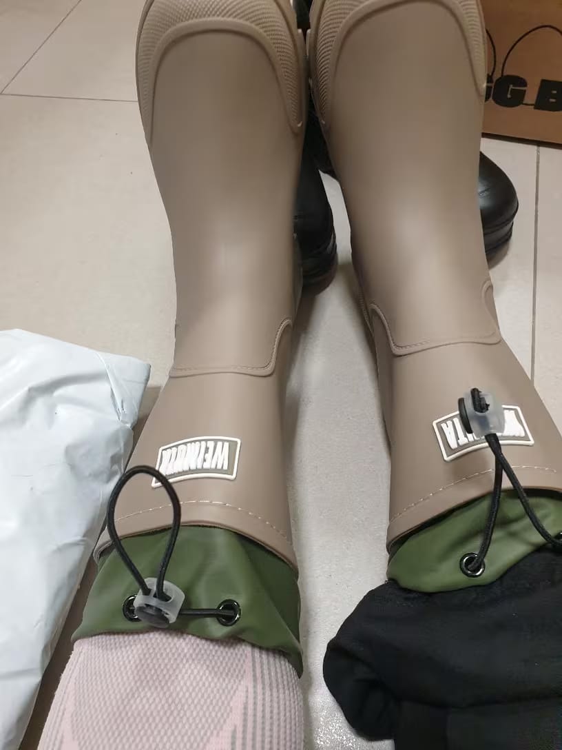 Customer photo review of Uniwersalne Wodoodporne Buty Outdoor – Antypoślizgowe z Trwałego PVC