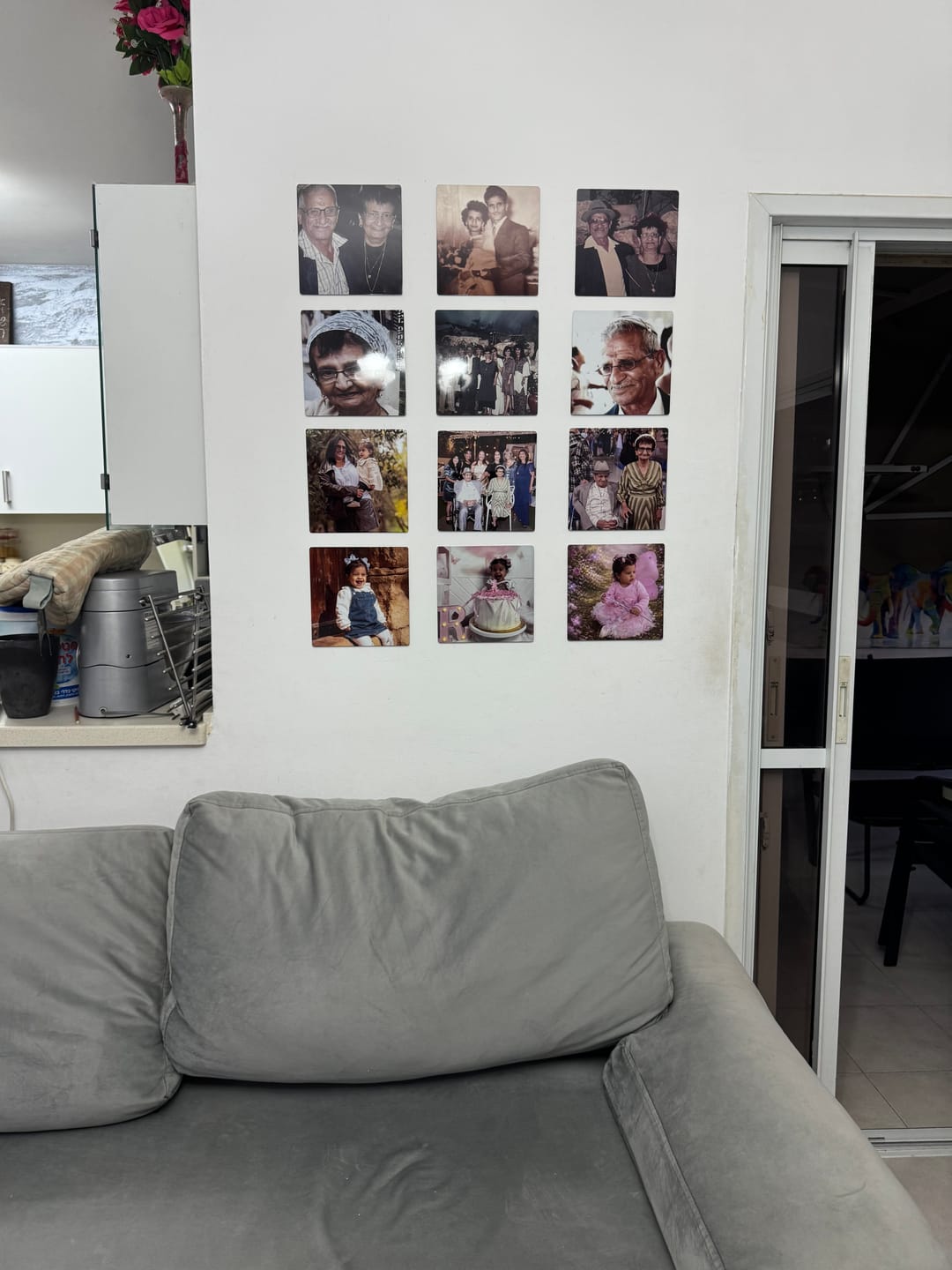 Customer photo review of קיר תמונות מתמגנטות