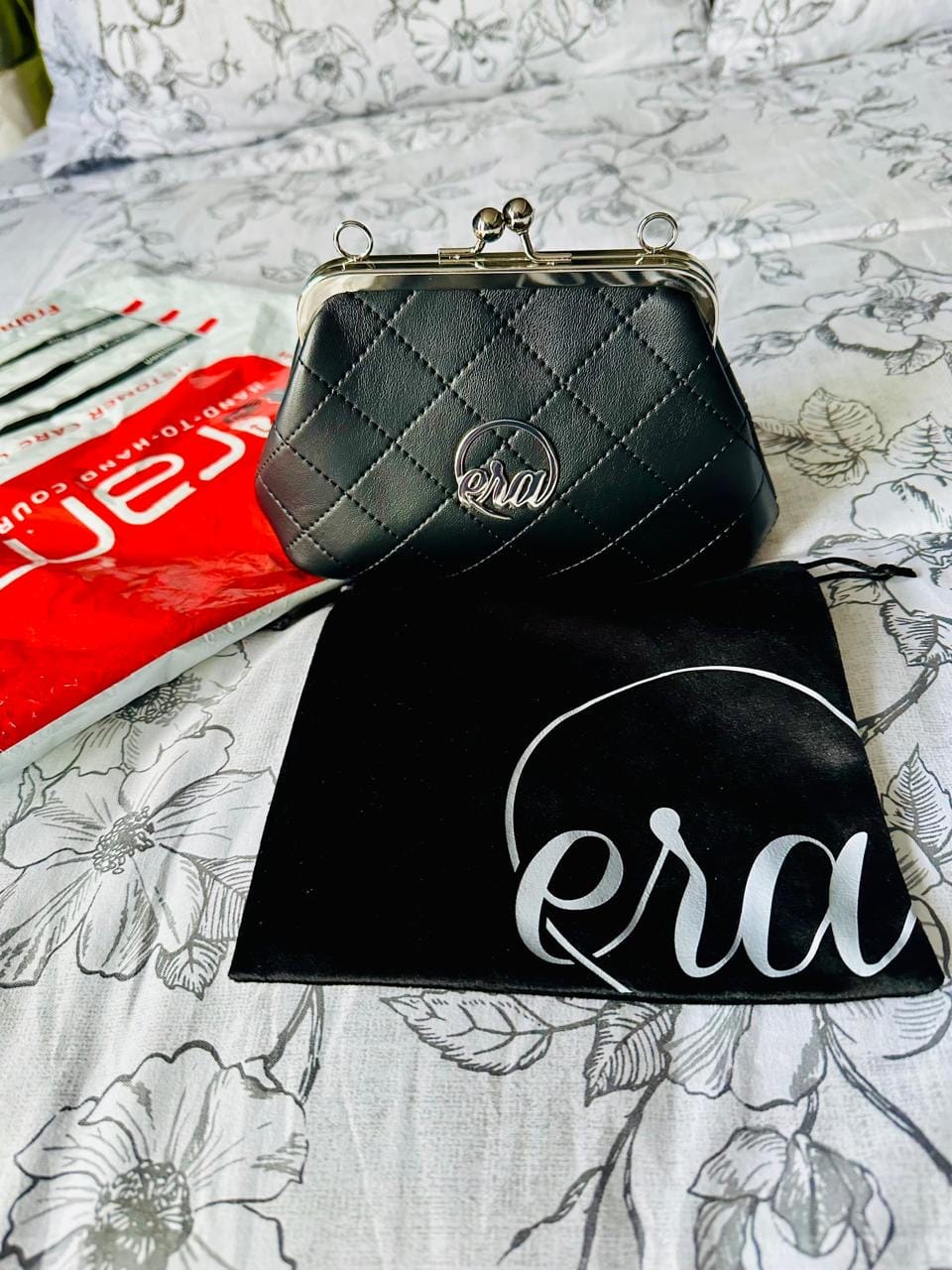 Customer photo review of ERA Mini Kisslock Chain Bag – Black