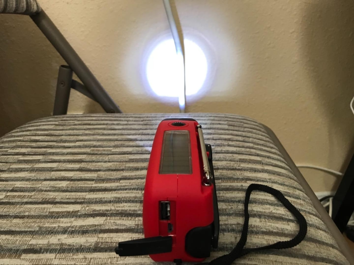 Customer photo review of Wielofunkcyjne Radio Awaryjne – Solarne, Dynamo i Powerbank