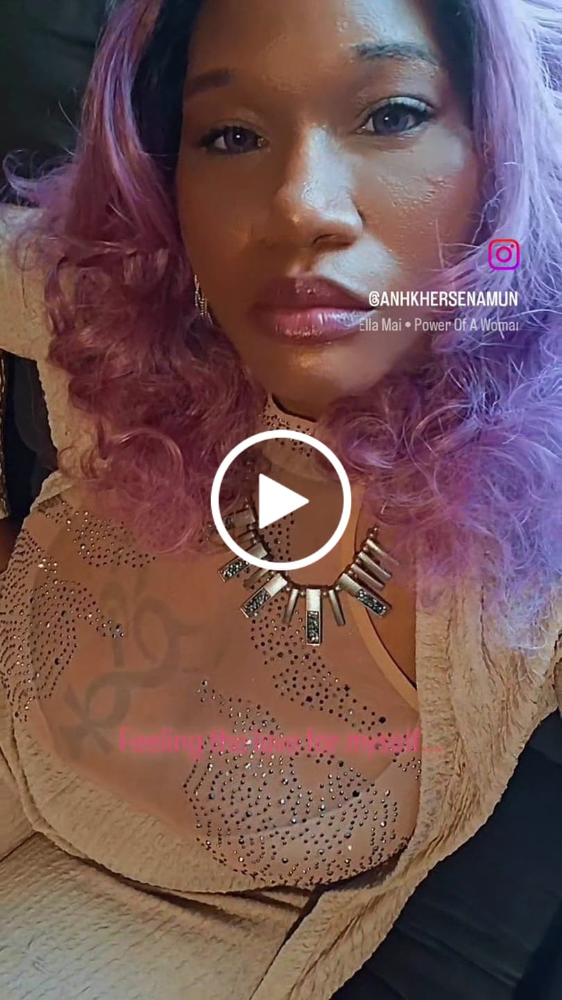 Customer video review of Vega Violet Purple Prescription Coloured Contact Lenses