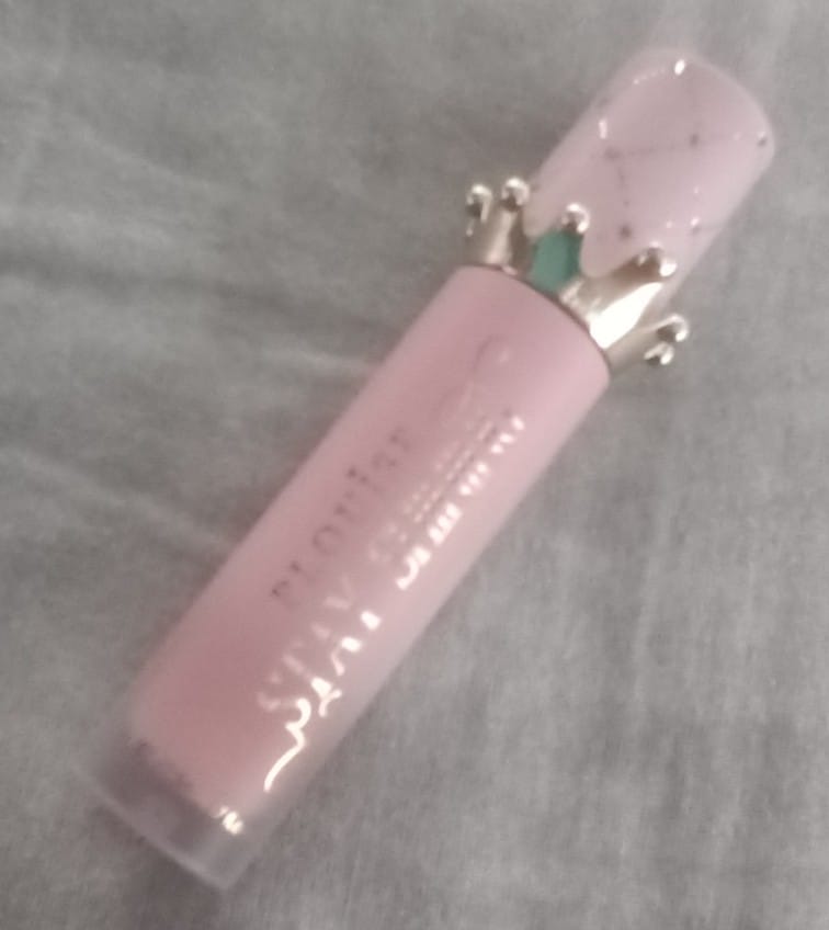 Customer photo review of Stay Shining Crown Lip Oil