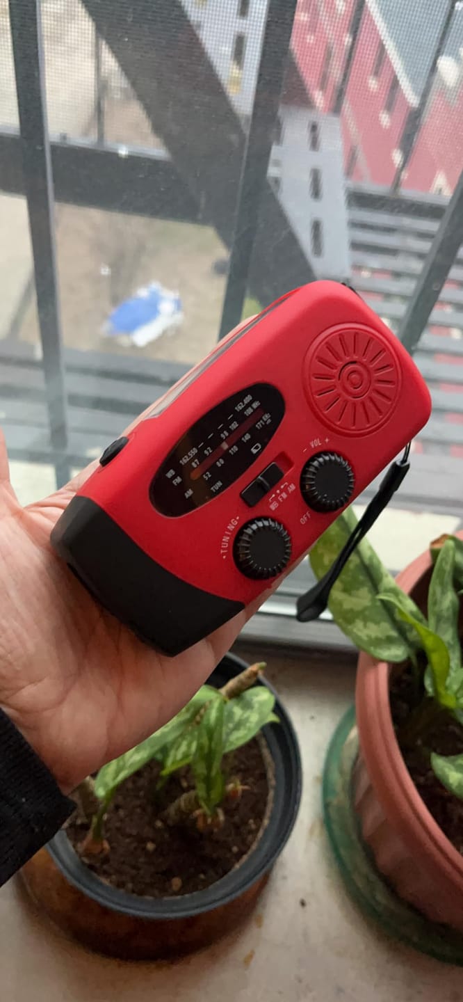 Customer photo review of Wielofunkcyjne Radio Awaryjne – Solarne, Dynamo i Powerbank