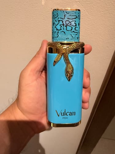Reseña con foto de un cliente sobre Perfume Unisex Vulcan FEU 100 ml EDP