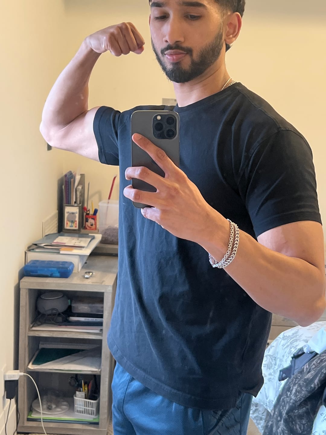 Customer photo review of 466 Tailored Tees