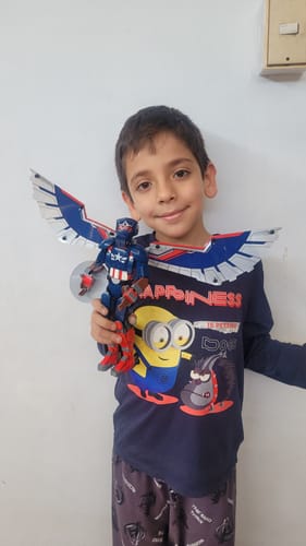 Customer photo review of Figura para Construir: Nuevo Capitán América