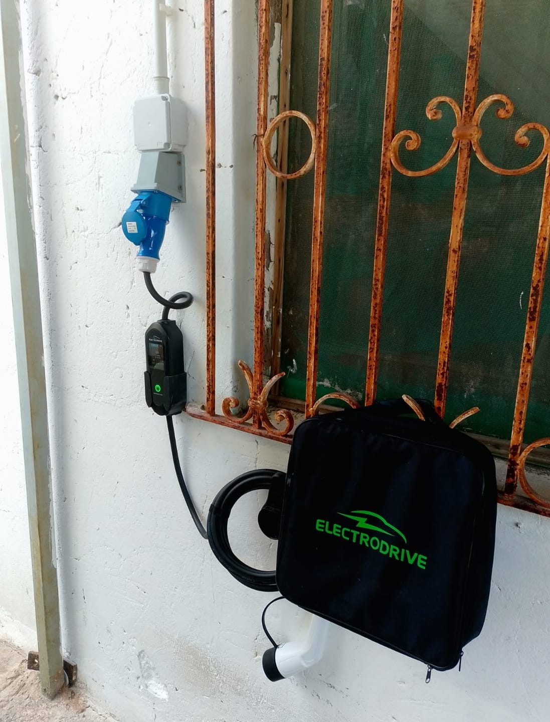 Customer photo review of Cargador Para Auto vehículo Eléctrico 7 kW Tipo 2