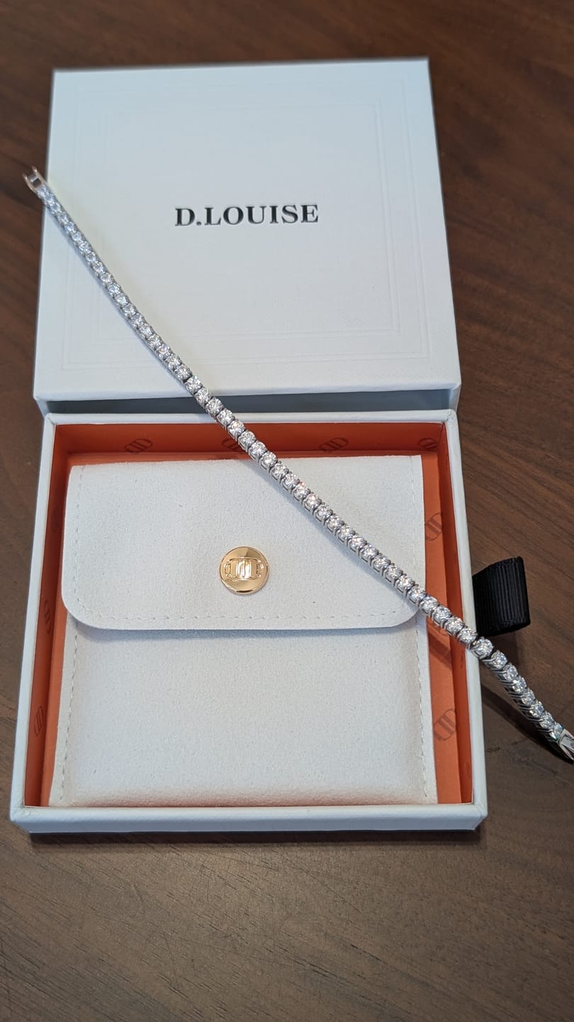 Customer photo review of Luxe Tennis Bracelet