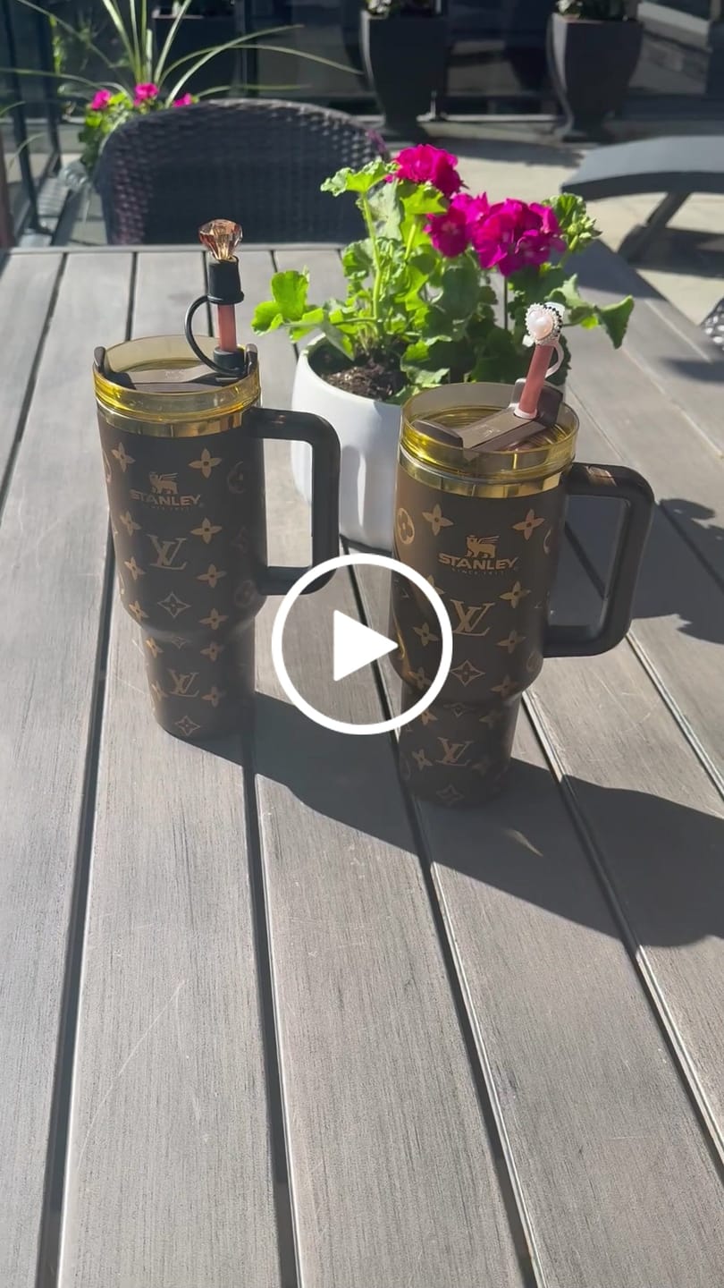 Customer video review of Designer Holographic In-Car Insulated Cup 40 OZ