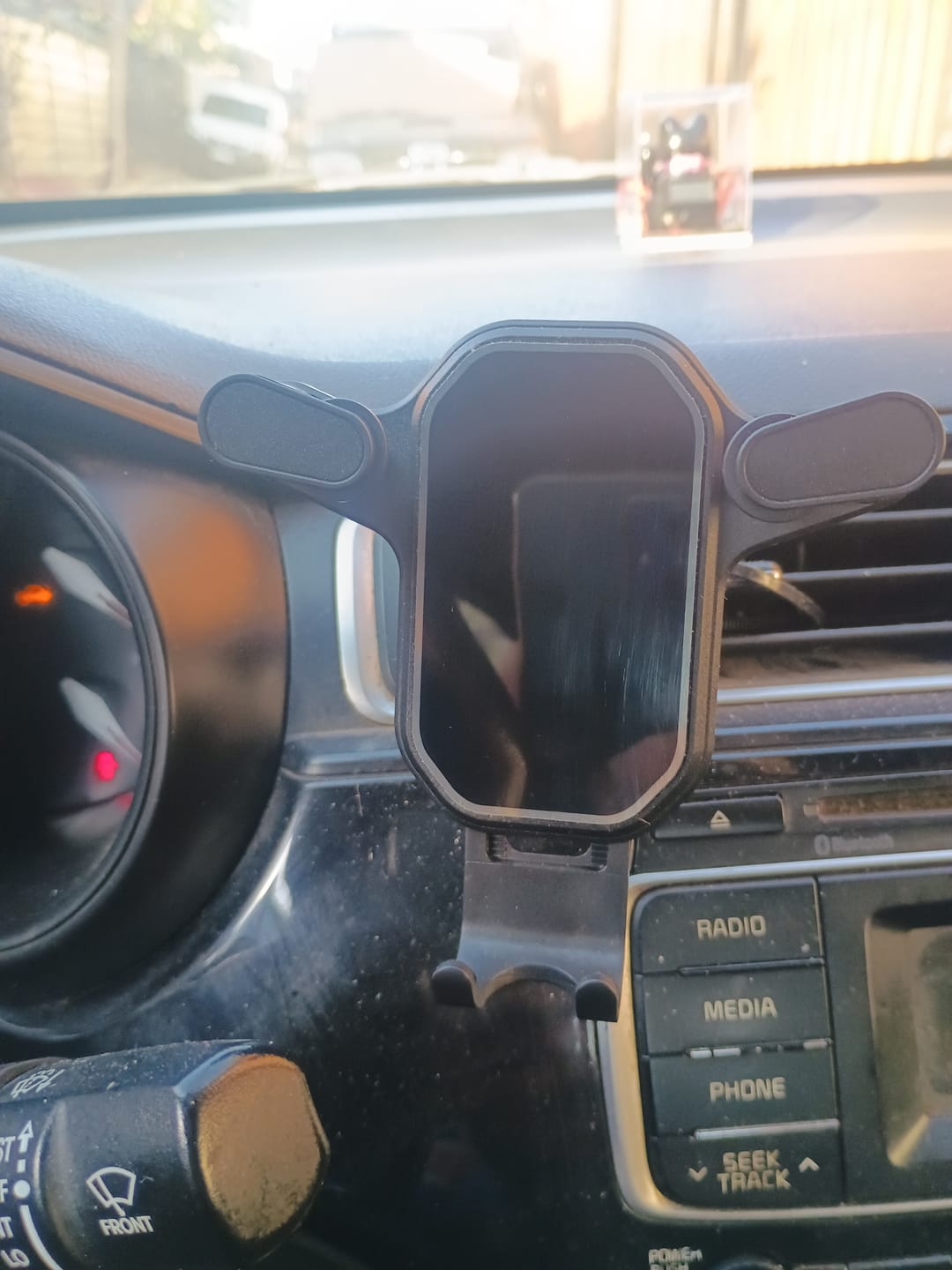 Customer photo review of Air Phone Holder™ | Soporte de Celular Para Vehículo | Pack 2 Unidades