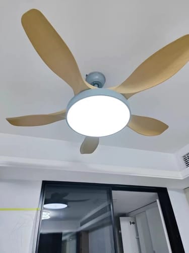 Customer photo review of WOMO Ventiladores de techo con luz Reversible Escandinavo - WM5002
