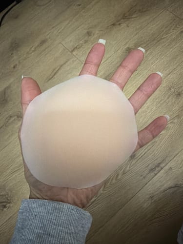 Reseña con foto de un cliente sobre Pezoneras Círculos sin Adhesivo