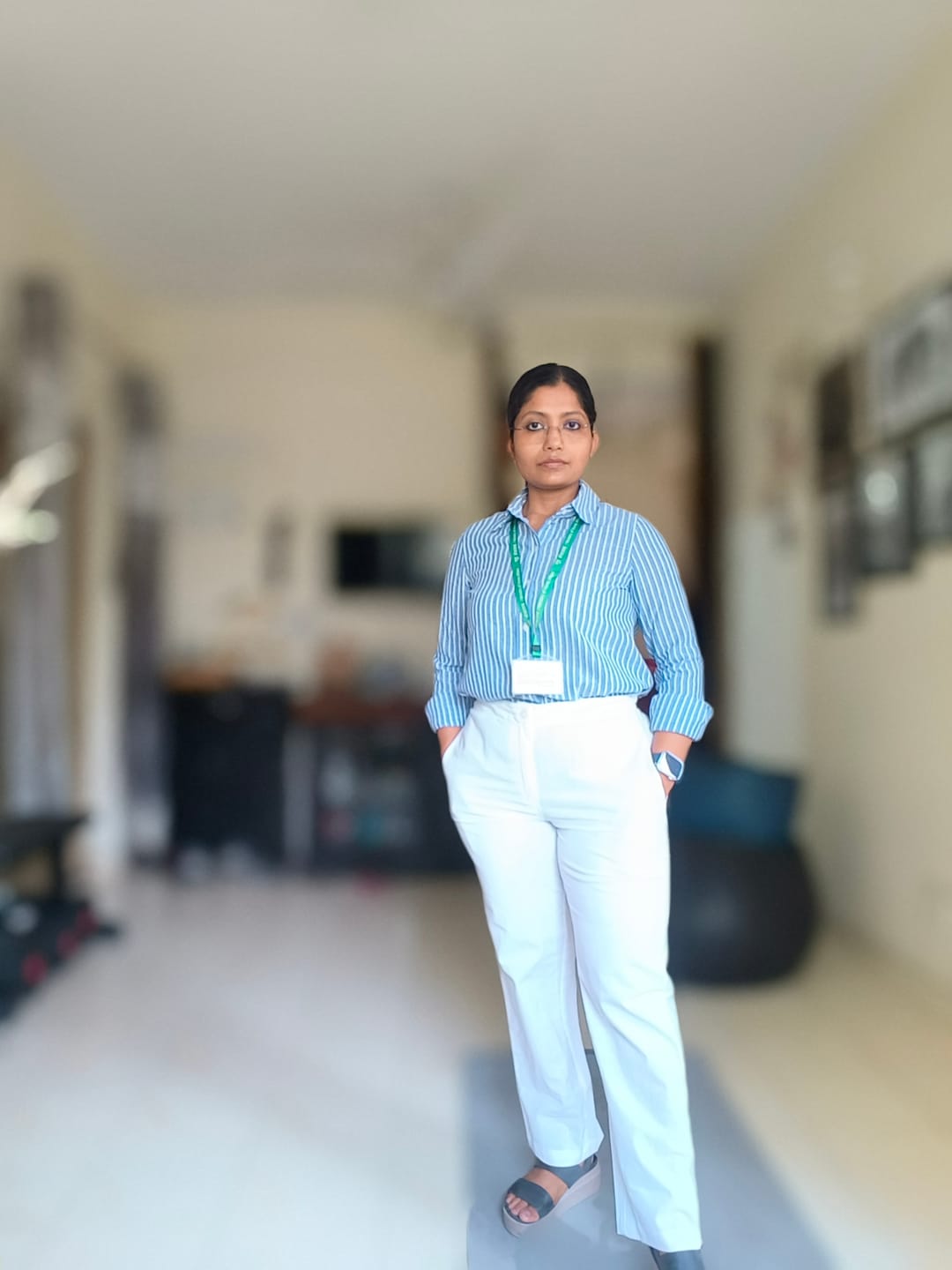 Customer photo review of Women White Airy Linen Straight Pants
