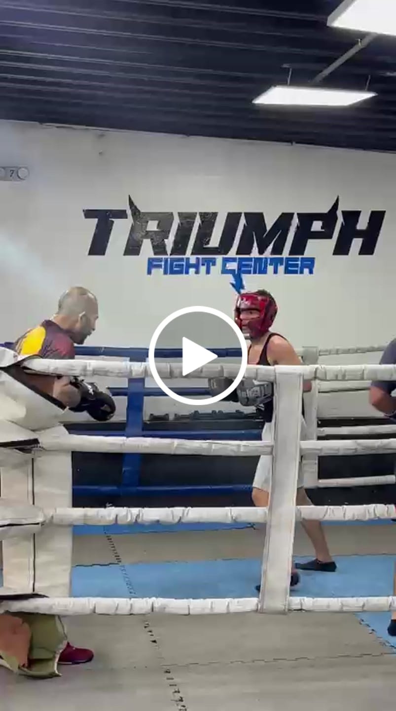 Customer video review of Guantes de Boxeo Aura Plus T17