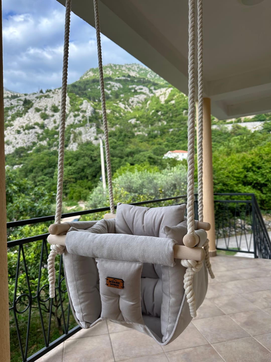 Customer photo review of Luxury Cappuccino Ljuljaška - Ručno rađena ljuljaška za bebe