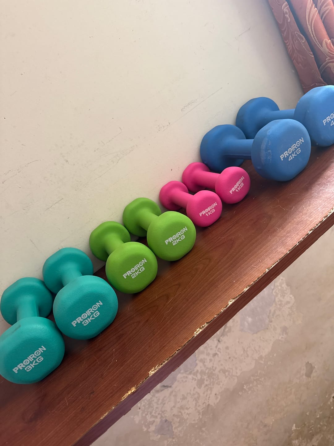Customer photo review of Sets de Mancuernas de Neopreno + RACK de  3 niveles