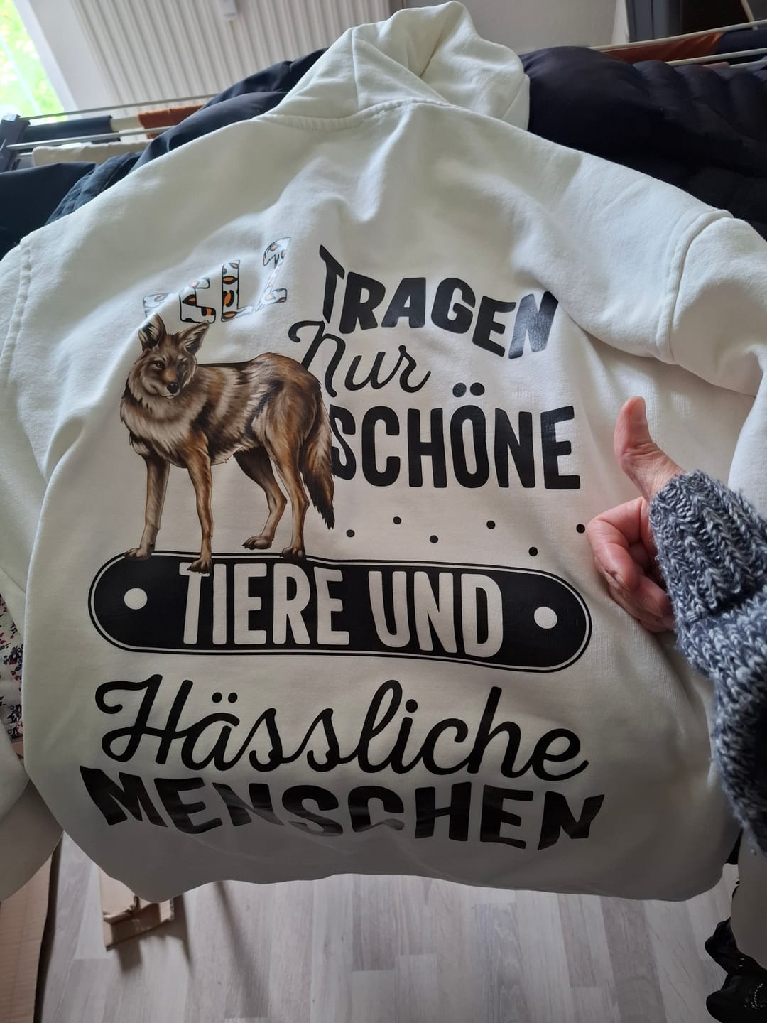 Customer photo review of Pelz tragen nur schöne Tiere - Premium Hoodie