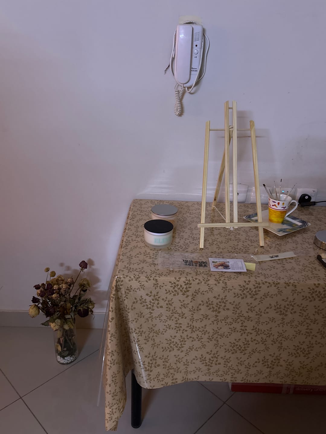 Customer photo review of Natural Wood Easel
