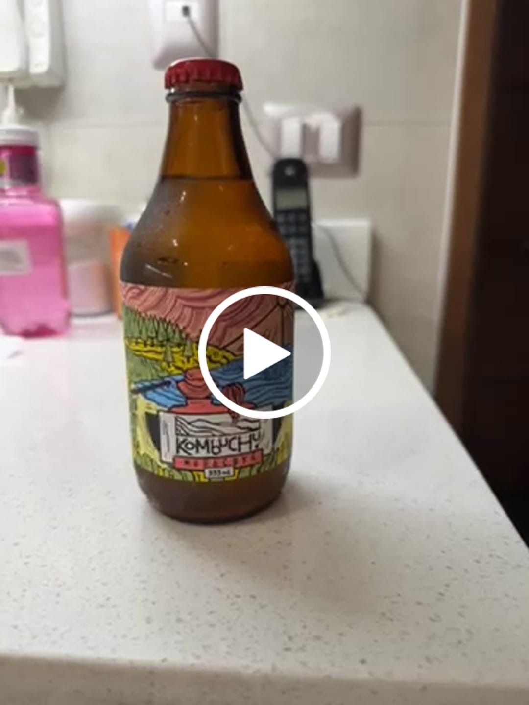 Customer video review of Caja Kombuchu Maracuyá (12x333cc)