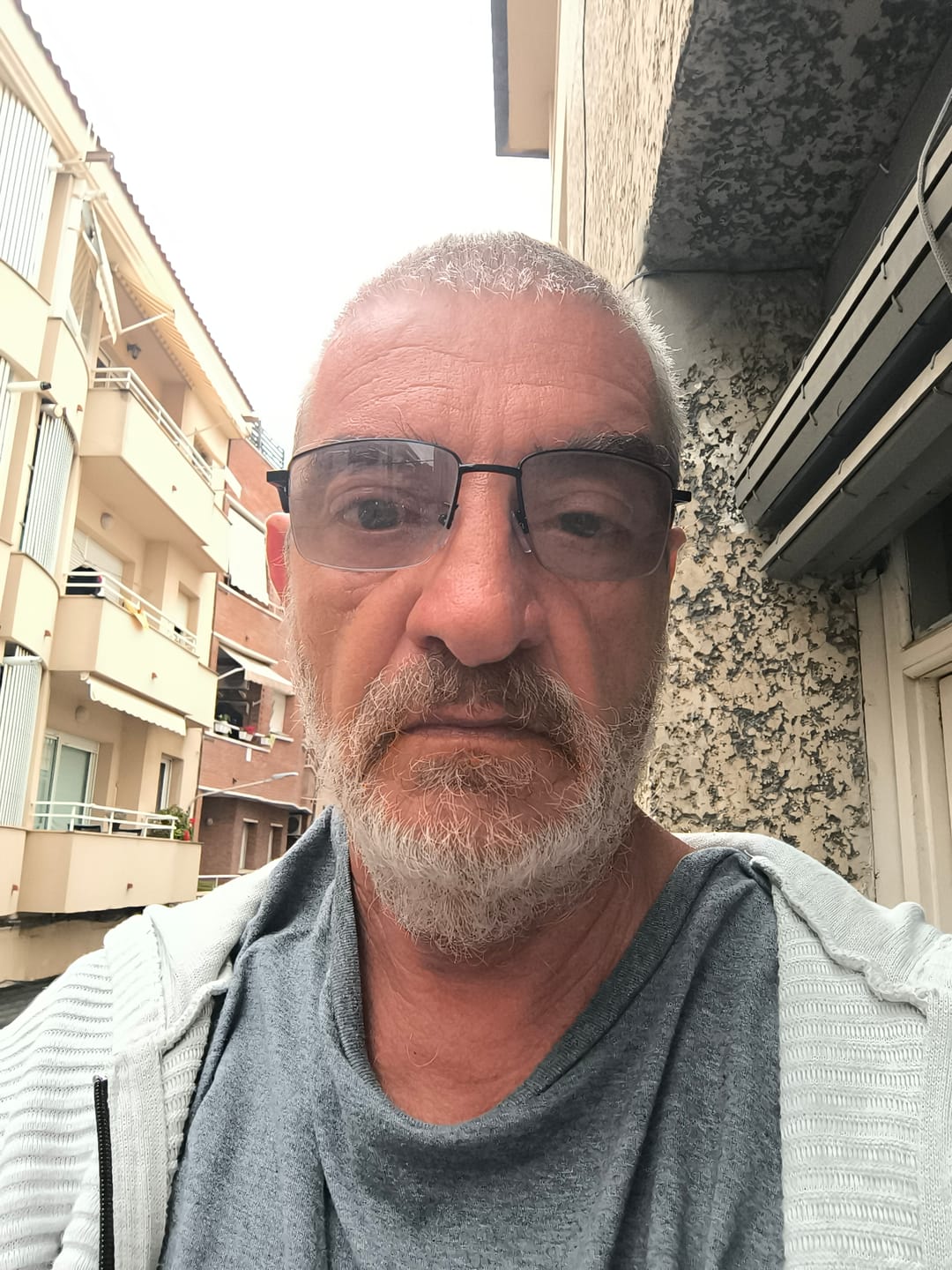 Customer photo review of Gafas Progresivas Inteligentes con Lentes Fotocromáticas