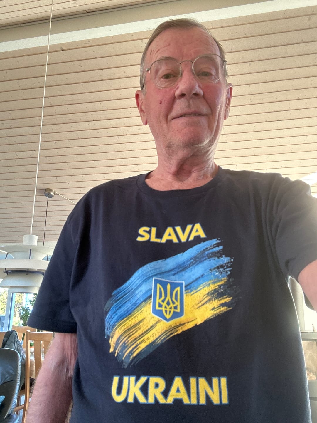 Customer photo review of Slava Ukraini Graphic T-Shirt