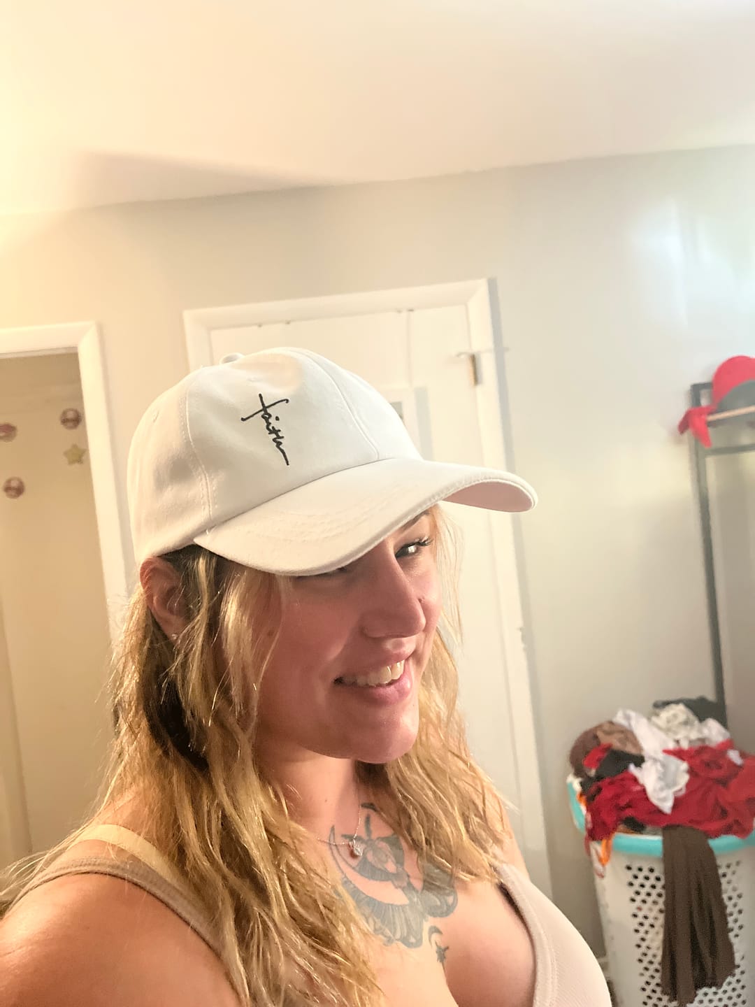 Customer photo review of Ladies Ponytail Faith Hat