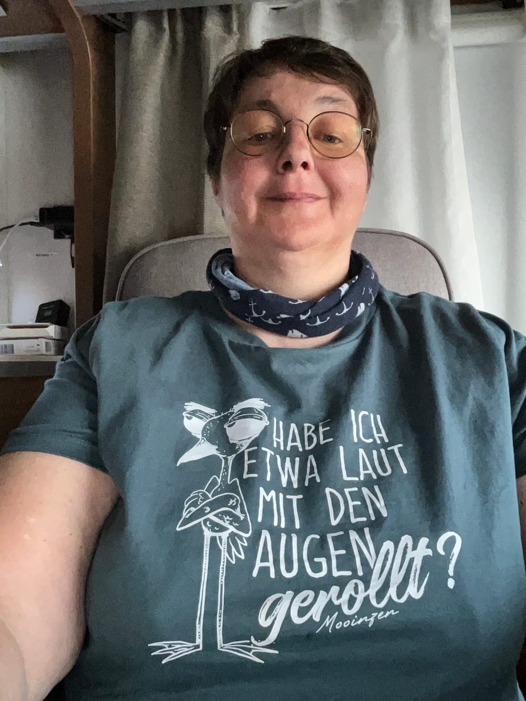 Customer photo review of Mit den Augen gerollt · Damen Premium Bio T-Shirt 2.0