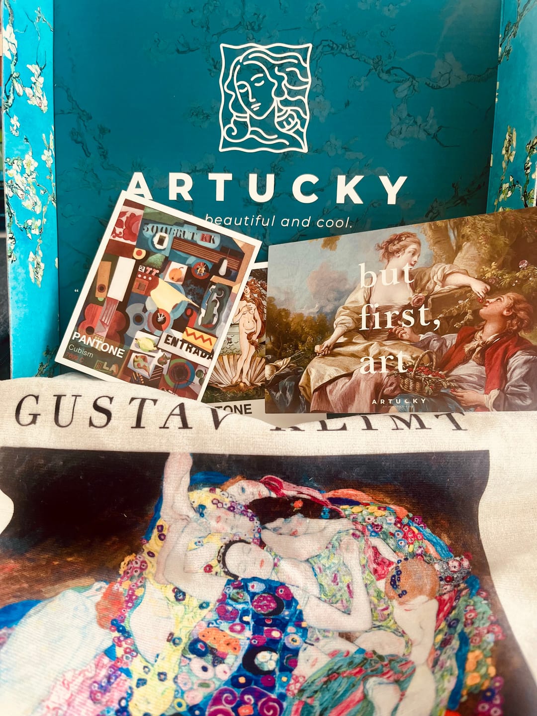 Customer photo review of Gustav Klimt The Virgin Omuz Çantası