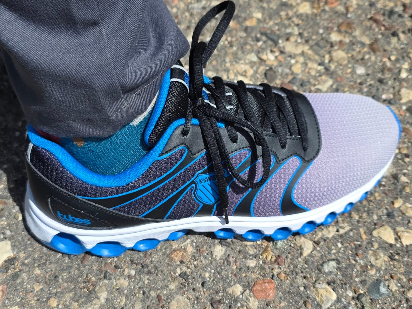 Customer photo review of 07112-033-M | TUBES 200 | BLACK/BRILLIANT BLUE/VAPOR BLUE WHITE