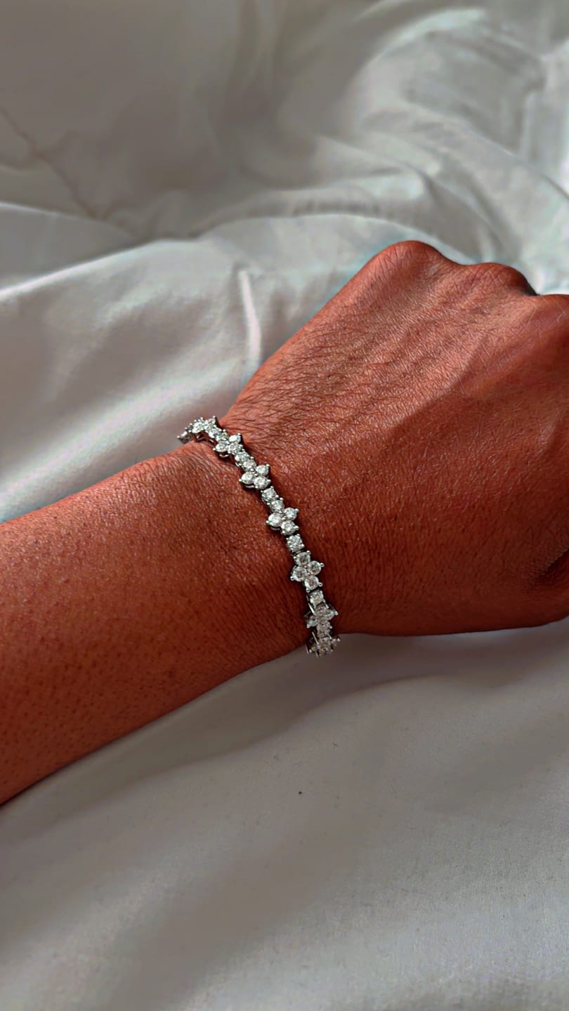 Customer photo review of Moissanite Thorn Bracelet