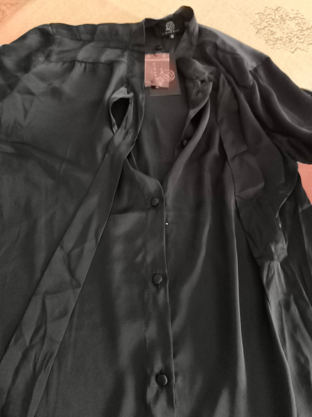 Customer photo review of Chemise soie satinée à col lavallière