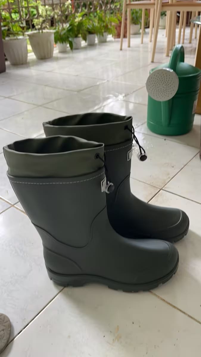 Customer photo review of Uniwersalne Wodoodporne Buty Outdoor – Antypoślizgowe z Trwałego PVC