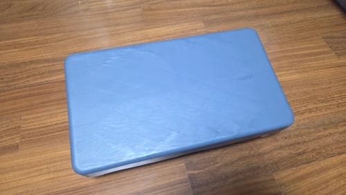 Customer photo review of Ergonomic PP Footrest for Office Desk. Fits Under Desk, Use at Work, Sofa & Study. Comfortable & Space-Saving.
