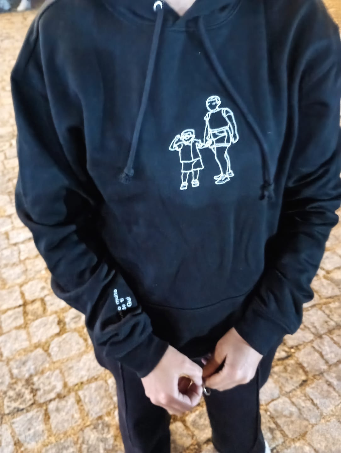 Customer photo review of Hoodie c/ Retrato Line Art Personalizado