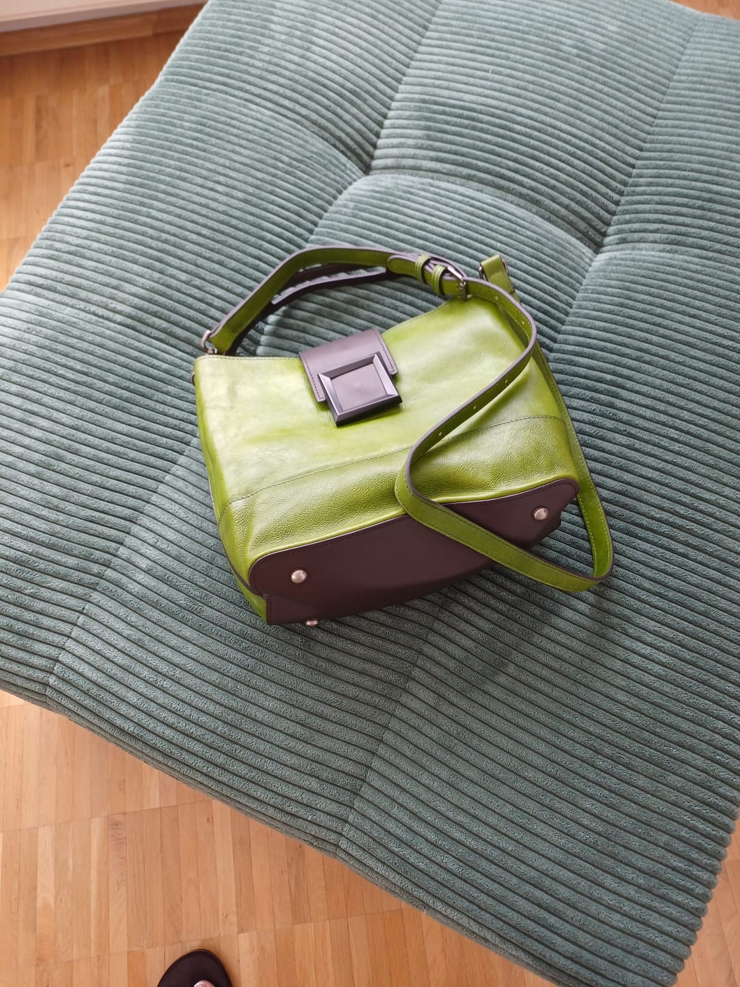 Customer photo review of Women Retro Leather Handbag Crossbody Bag