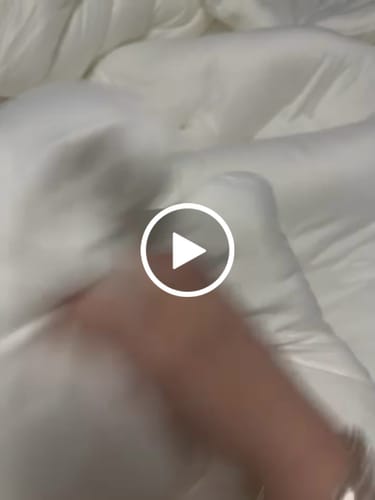 Customer video review of MarshMellow Comforter