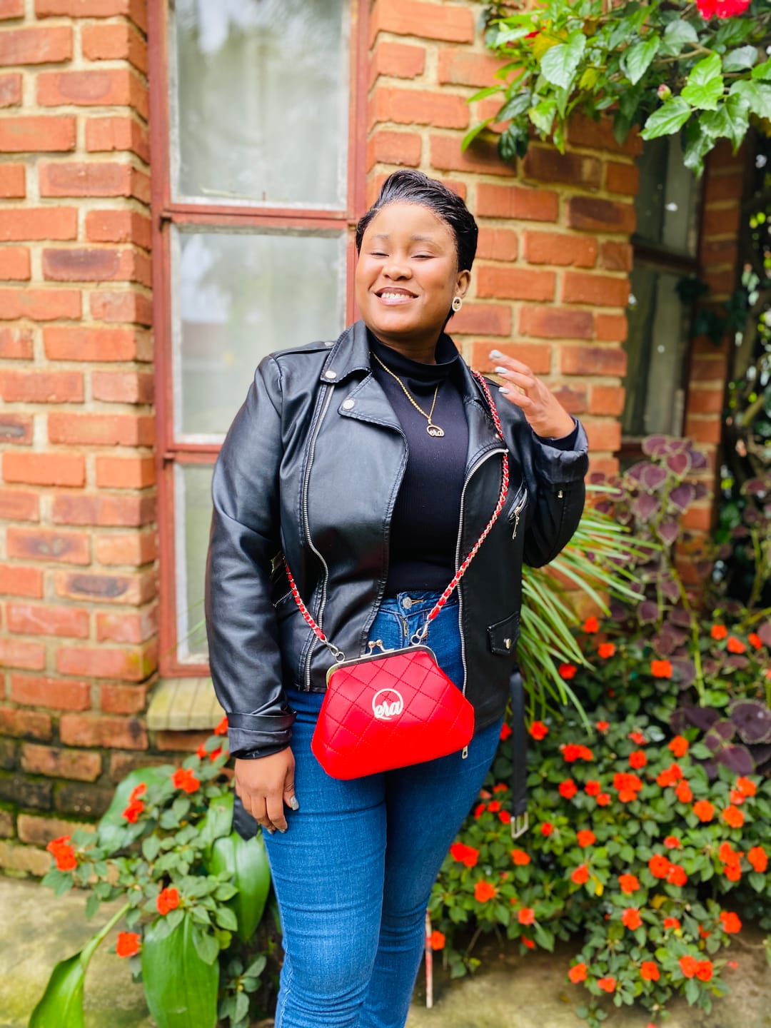 Customer photo review of ERA Mini Kisslock Chain Bag – Red