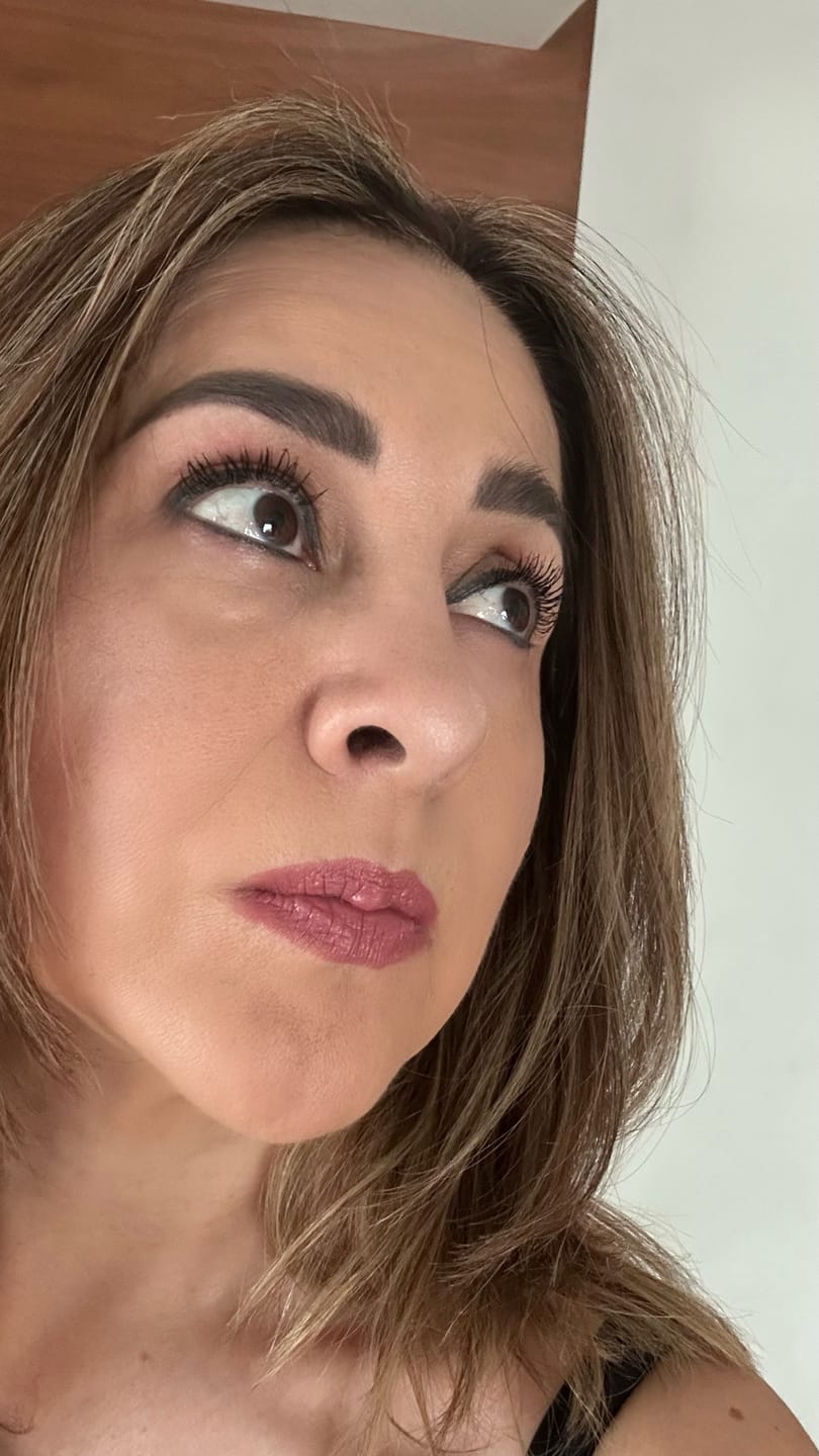 Customer photo review of Suero para pestañas y cejas