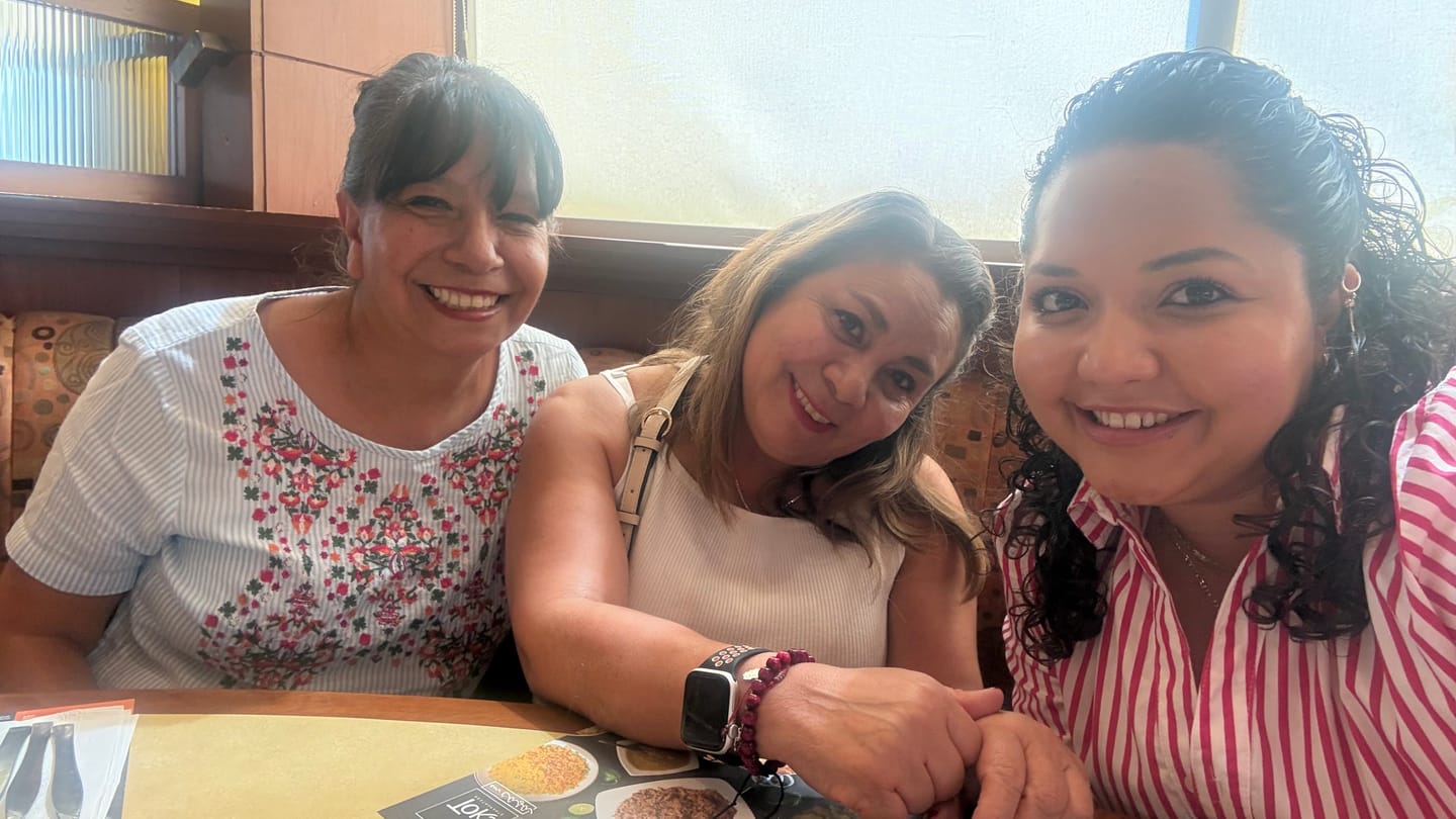 Customer photo review of Crema Contorno de Ojos