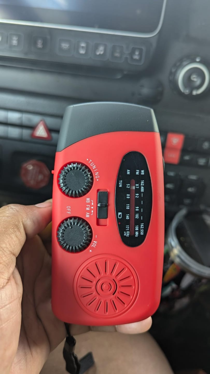 Customer photo review of Wielofunkcyjne Radio Awaryjne – Solarne, Dynamo i Powerbank
